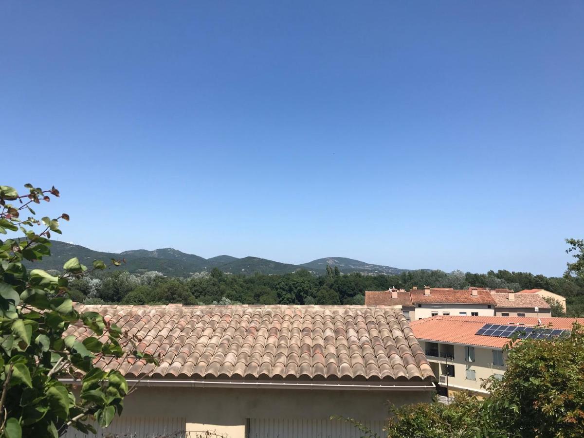 Studio Climatise Piscine Parking - Prix Du Voyageur 2023 Et 2024 ! Merci Cogolin Exterior foto